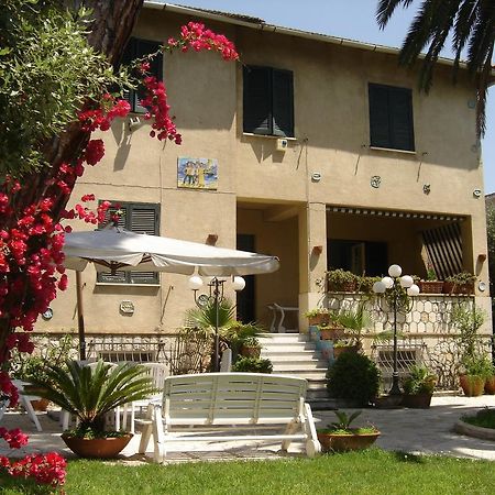 B&B Villa Fantasia Gaeta Exterior foto