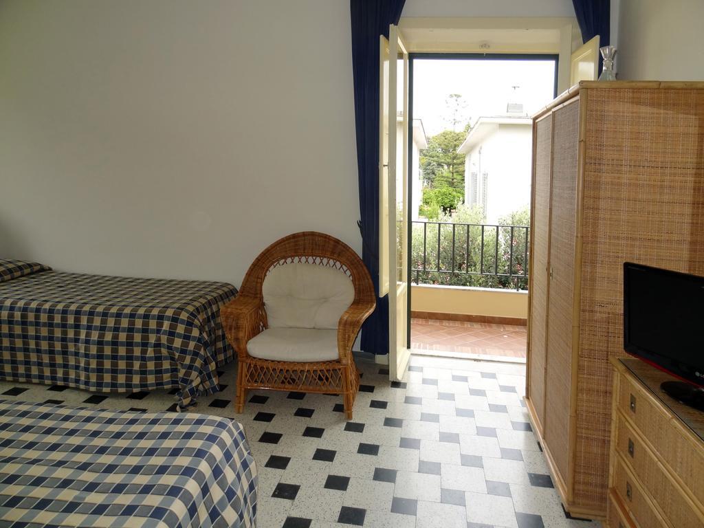 B&B Villa Fantasia Gaeta Habitación foto