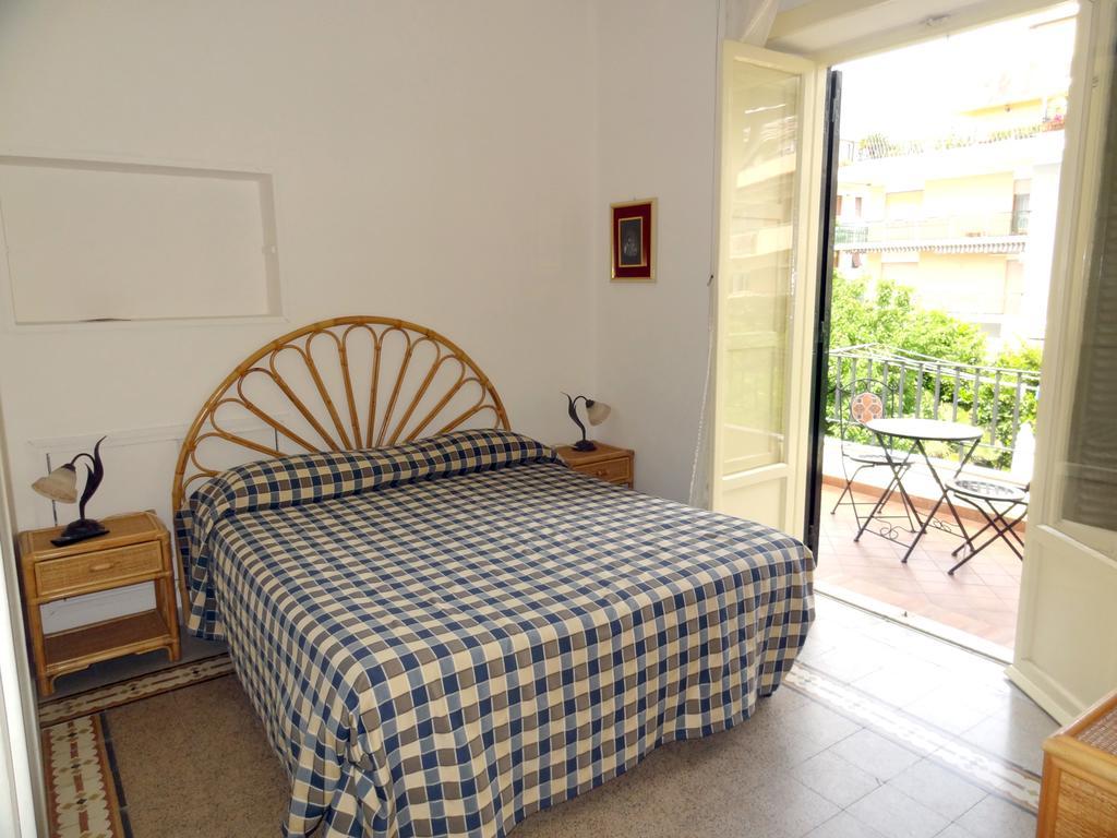 B&B Villa Fantasia Gaeta Habitación foto