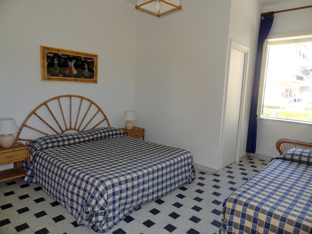 B&B Villa Fantasia Gaeta Habitación foto