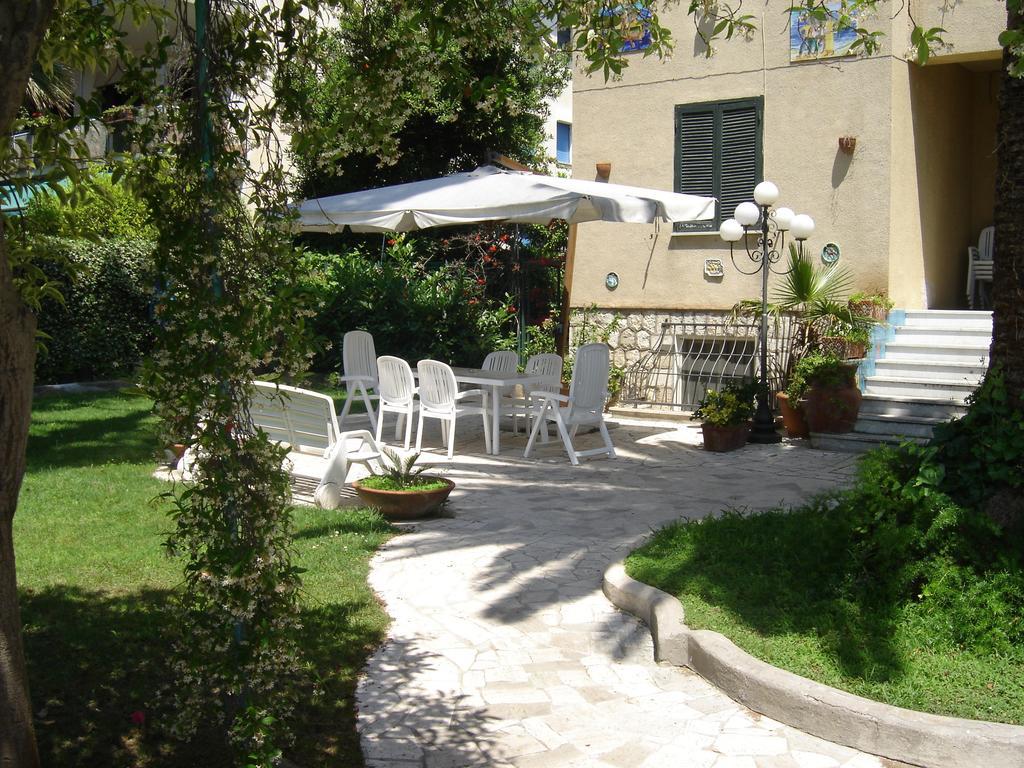 B&B Villa Fantasia Gaeta Exterior foto